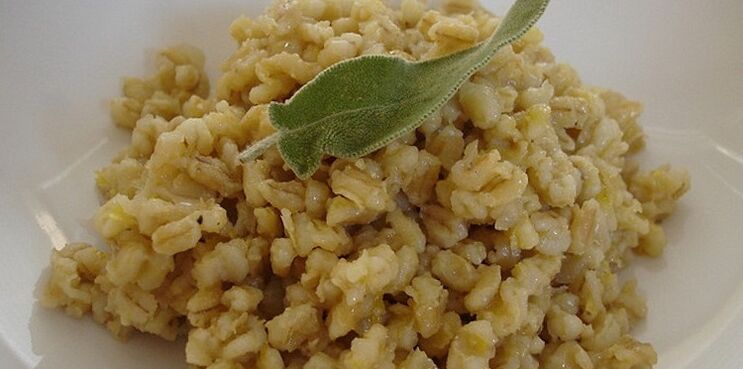 Porridge d'orzo perlato per dimagrire