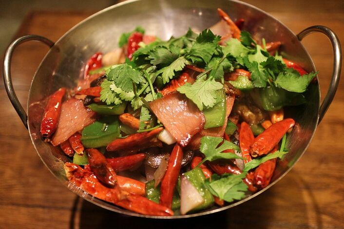 Insalata tiepida con carne per la dieta Dukan